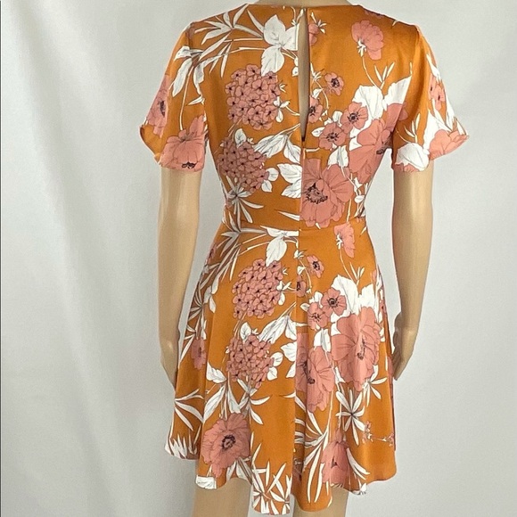Express Floral Print Mini Dress - Picture 2 of 8